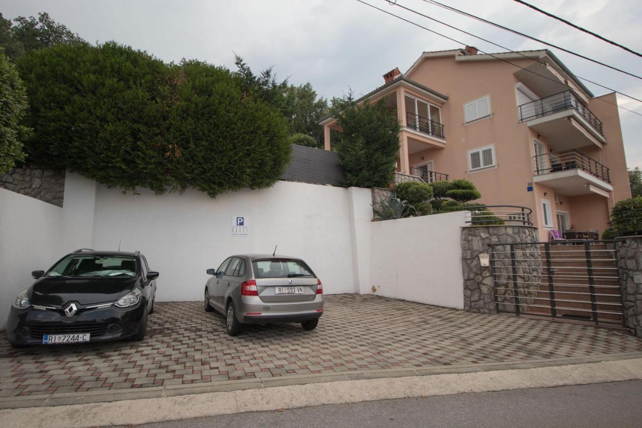Apartments Villa Adore Icici Bagian luar foto
