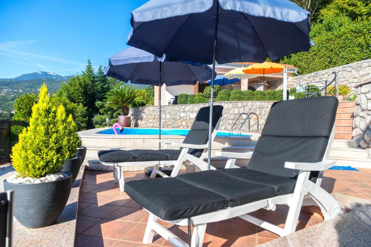 Apartments Villa Adore Icici Bagian luar foto