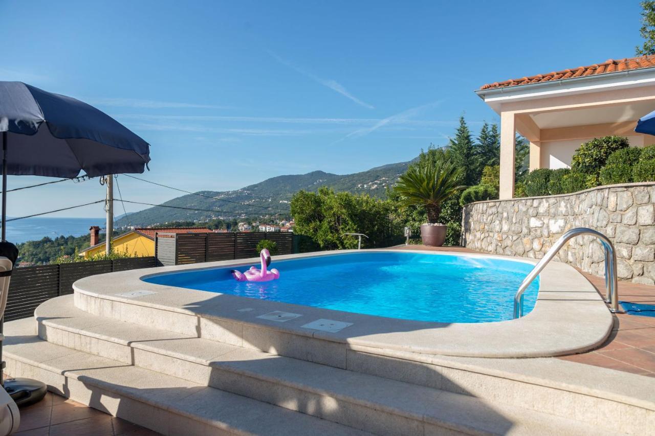 Apartments Villa Adore Icici Bagian luar foto