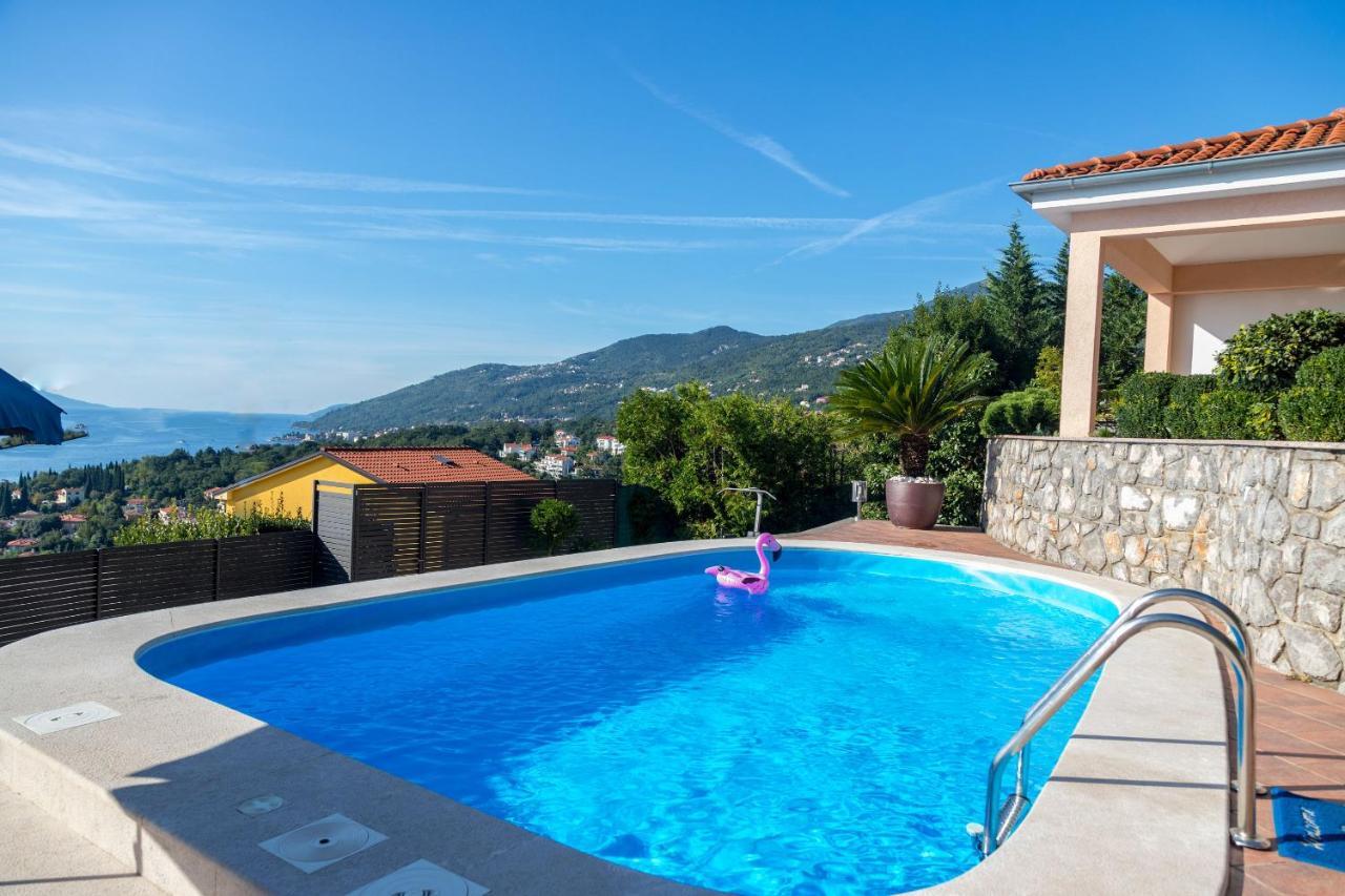 Apartments Villa Adore Icici Bagian luar foto