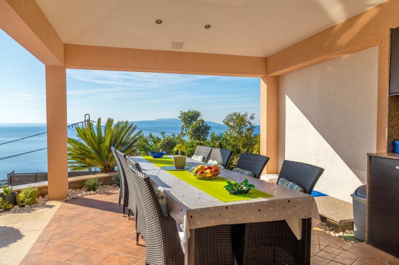 Apartments Villa Adore Icici Bagian luar foto