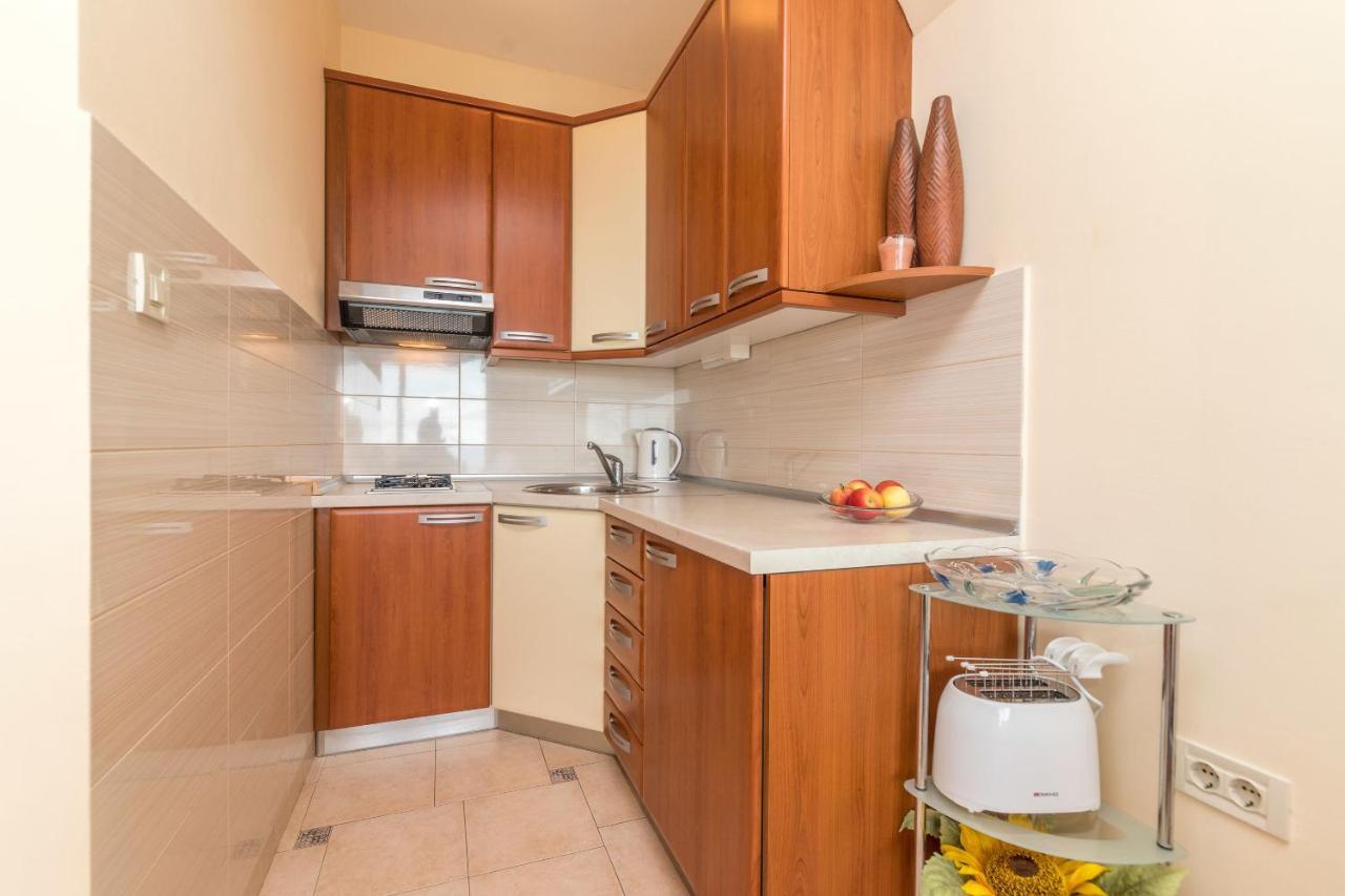 Apartments Villa Adore Icici Bagian luar foto