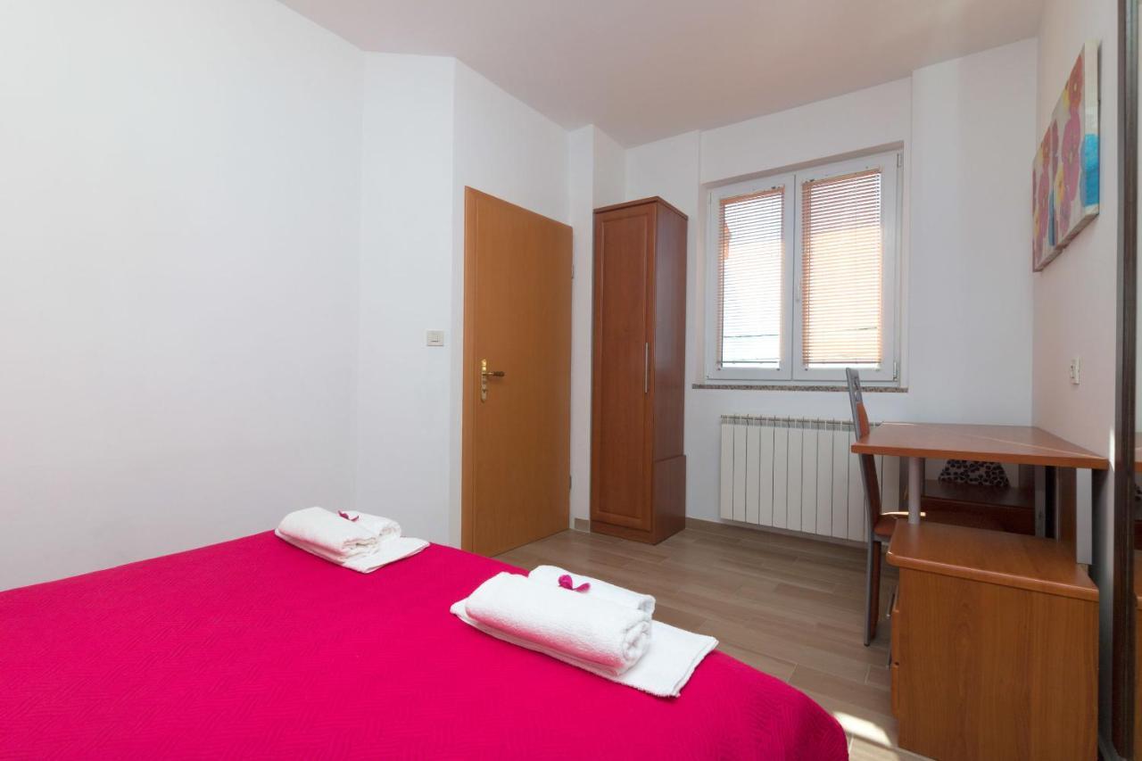 Apartments Villa Adore Icici Bagian luar foto