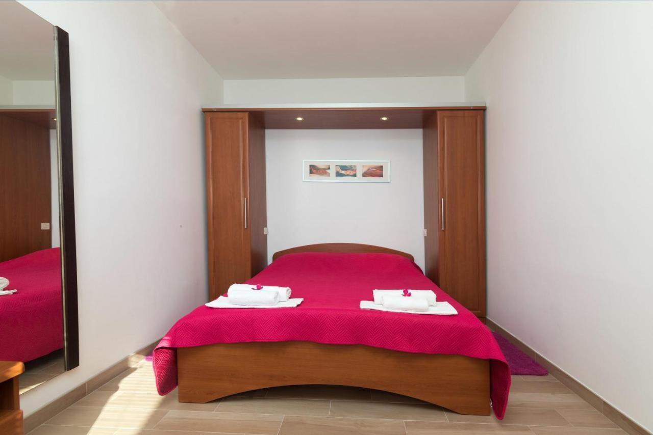 Apartments Villa Adore Icici Bagian luar foto