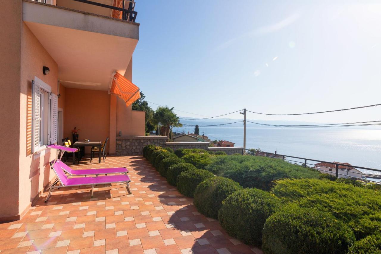 Apartments Villa Adore Icici Bagian luar foto