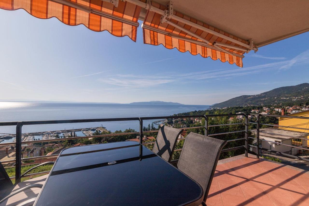Apartments Villa Adore Icici Bagian luar foto