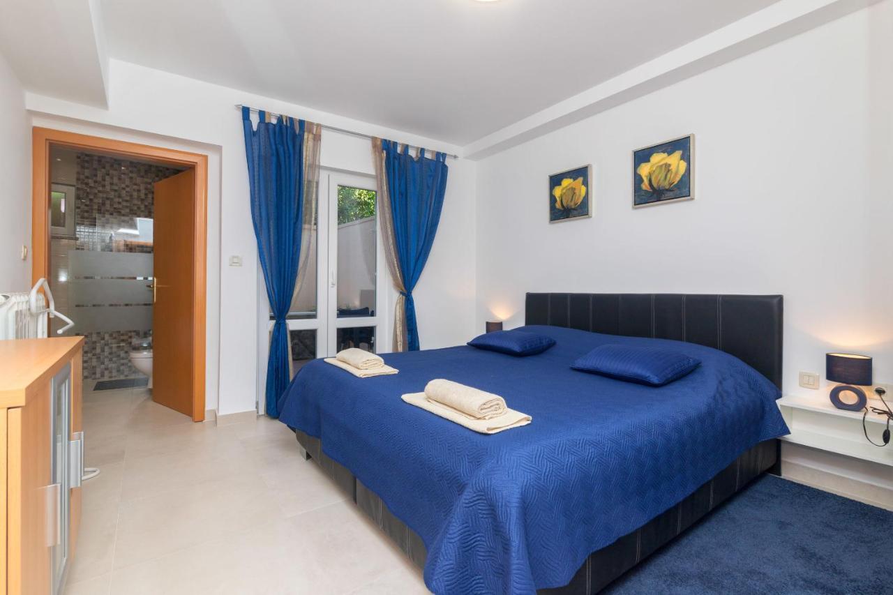 Apartments Villa Adore Icici Bagian luar foto
